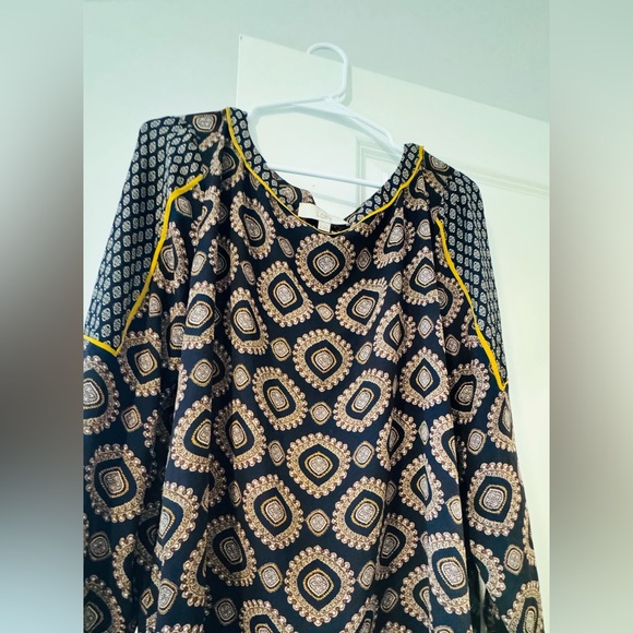 LOFT Navy and Gold Geometric Blouse - Picture 7 of 8